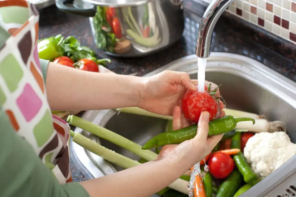 Desinfetar legumes e verduras